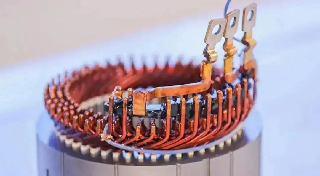 與圓形電機(jī)相比，為什么扁線電機(jī)更適合新能源汽車領(lǐng)域？—AIP艾普.jpg